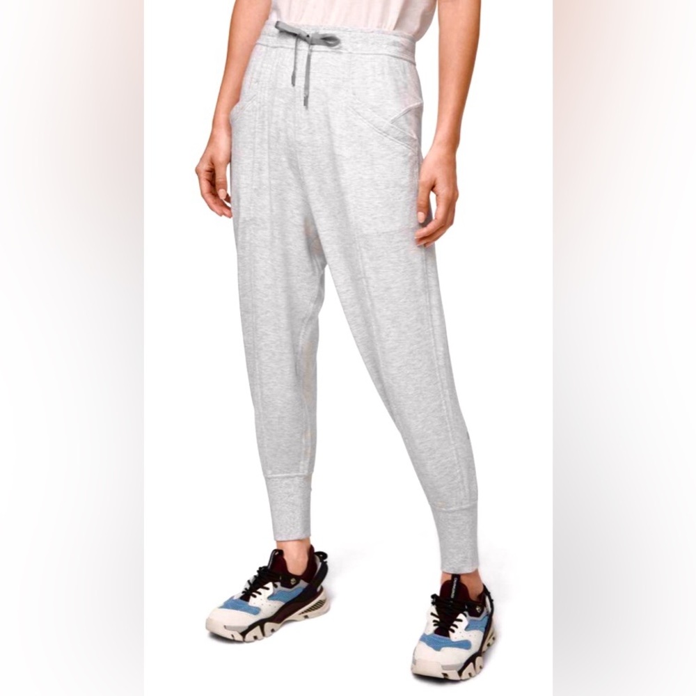 Lululemon Still Chill Jogger
Heathered High Rise